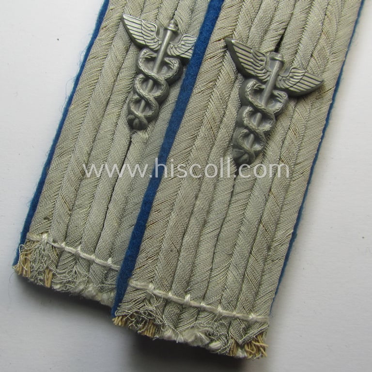 Later-war-period- and fully matching! - pair of neatly 'cyphered', WH (Heeres) officers-type shoulderboards as was intended for a: 'Leutnant des TSD o. Truppensonderdienst'