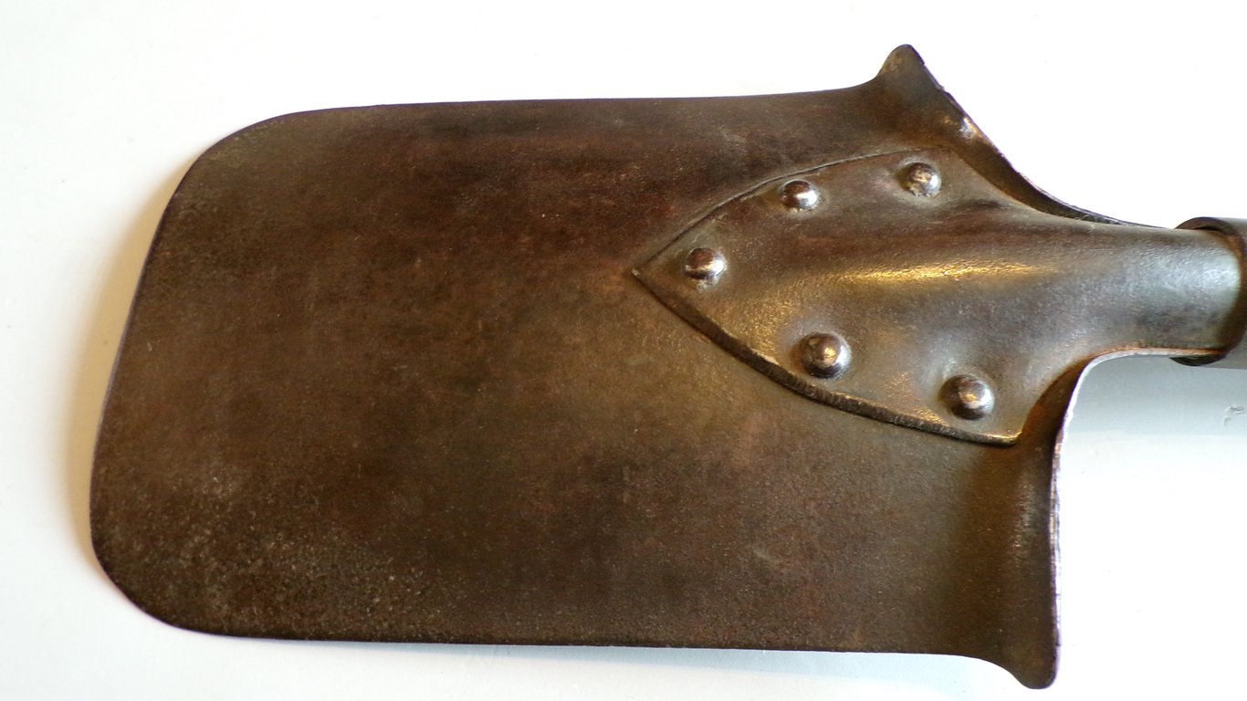 Enlisted Field Shovel