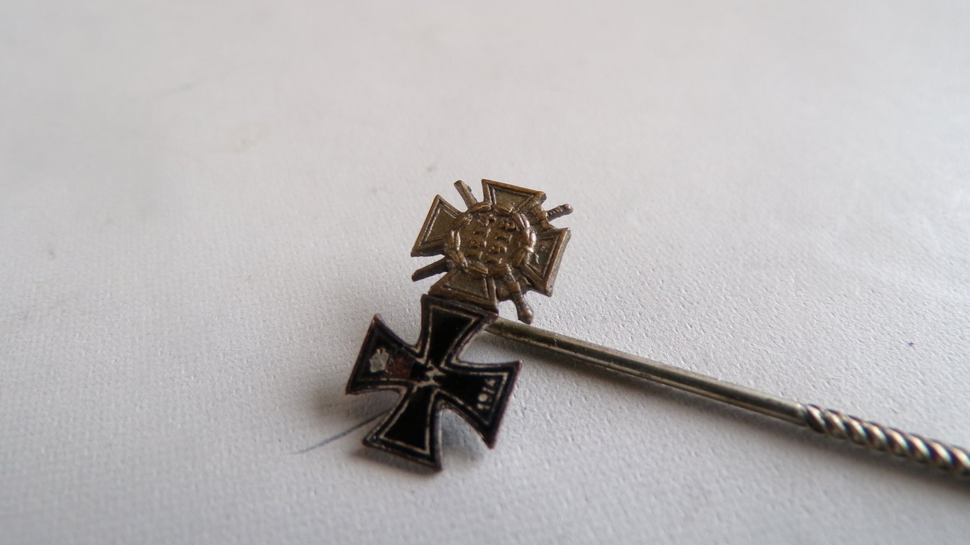 WW1 miniature stickpin