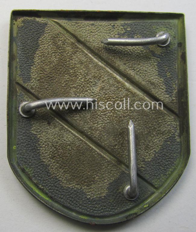 WH (Heeres, LW etc.): 'DAK' (ie. 'Deutsches Afrikakorps') 'Buntmetall'-based so-called: 'pith-helmet-shield (being a non-maker-marked example)
