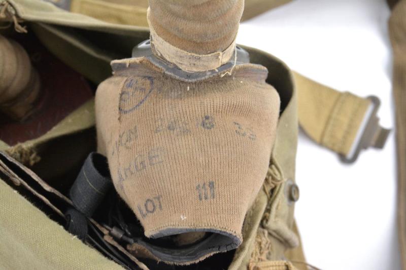 British WW2 Artillery/Navy Gasmask Set