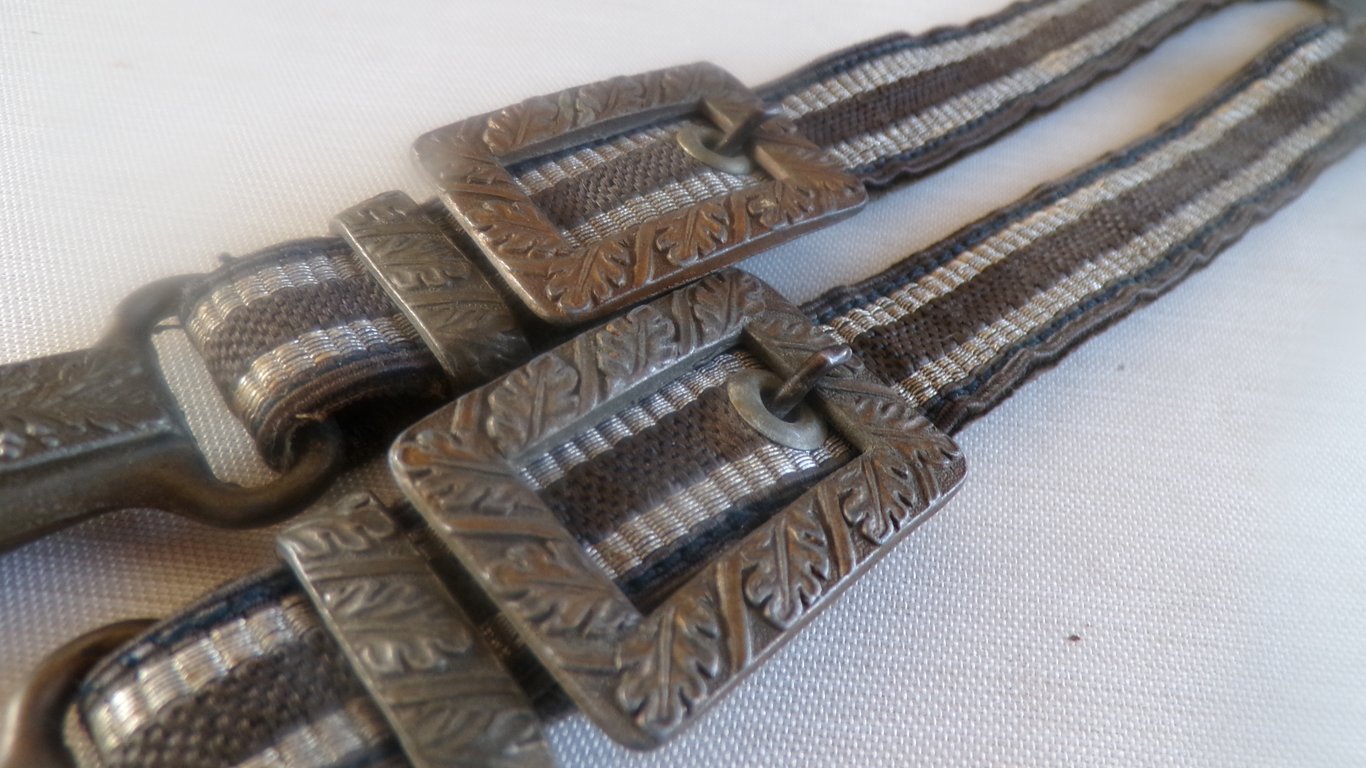 2nd Model Luftwaffe Deluxe Dagger Hangers