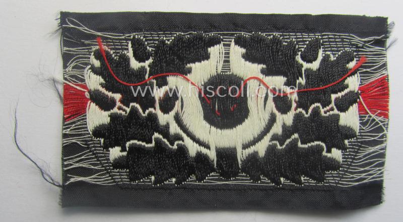 Attractive - and actually not that easily encountered! - early-pattern, WH (Heeres) specific cocarde as executed in white-coloured linnen in the so-called: 'BeVo'-weave as was intended for usage on the: 'Pz'-beret (ie. 'Panzerschutzmütze')