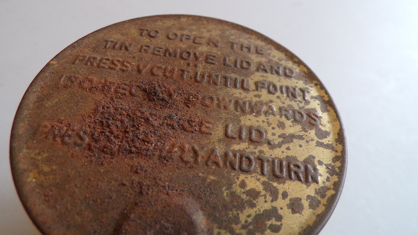 Wild Woodbine cigarettes from London, a full tin