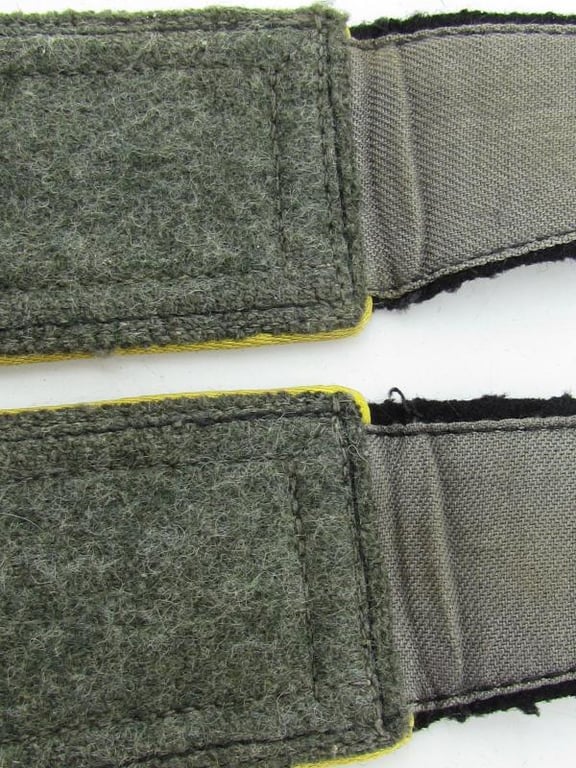 Waffen-SS Signals unit ‘Nachrichten’ shoulder boards for SS-Unterscharführer