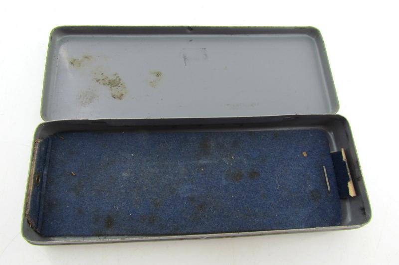 Wehrmacht 'Maskenbrille' in Container