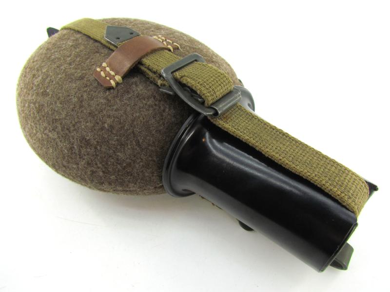 Wehrmacht M31 Canteen with Webbing strap by MN 1942