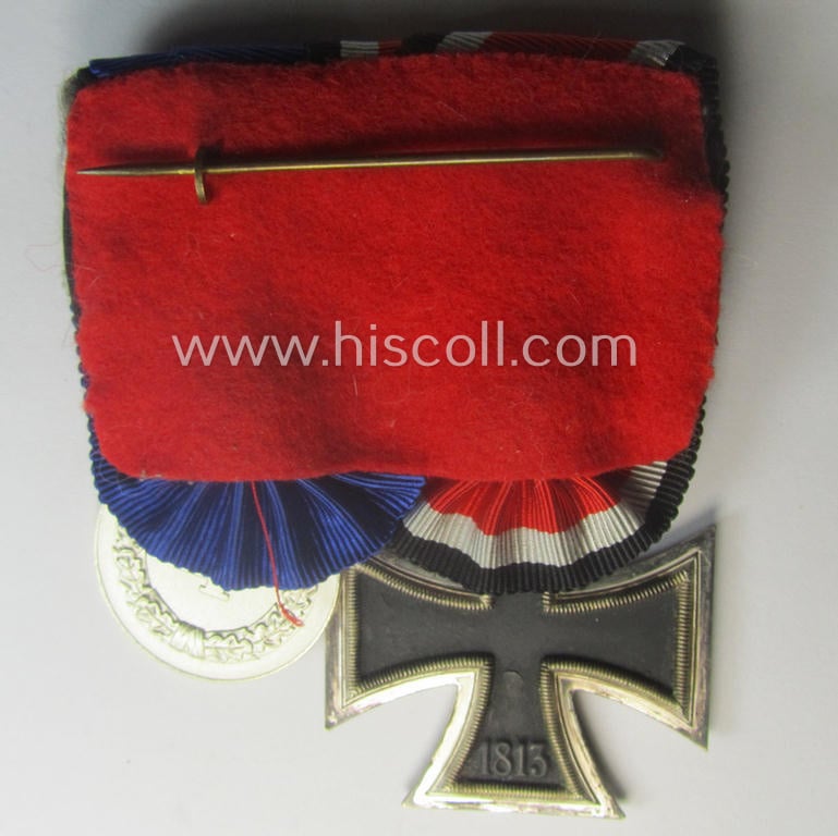 Neat - and just minimally used! - example of a 2-pieced, WH (Luftwaffe) medal-bar (ie. 'Orden- o. Doppelspange') showing resp. an: 'EKII. Kl.' and a: 'WH-DA der 4. Stf.'