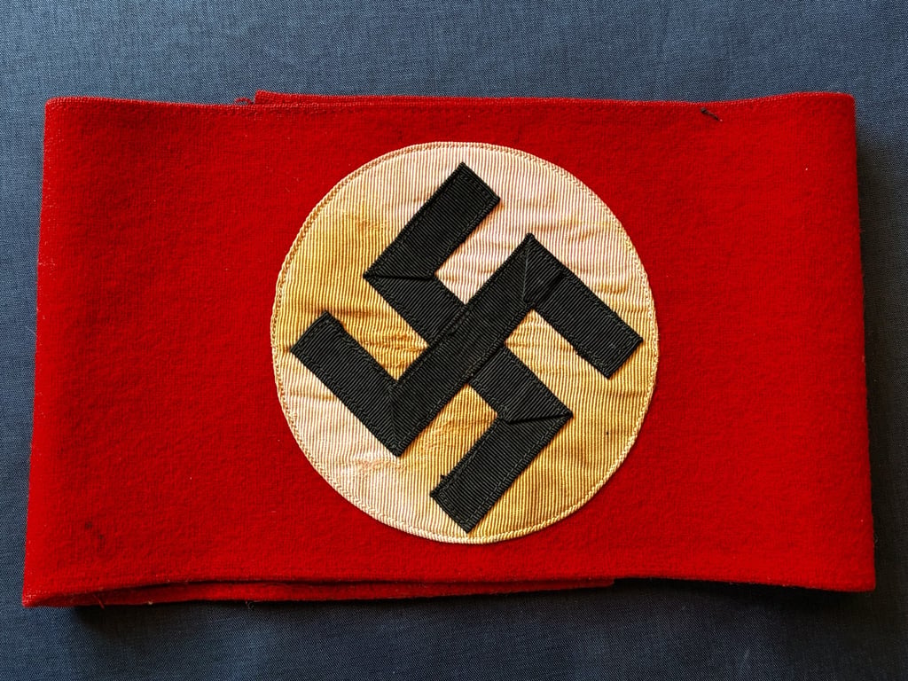 WWII GERMAN POLITICAL LEADERS NSDAP THIRD REICH NAZI ARMBAND FINE CONDITION.