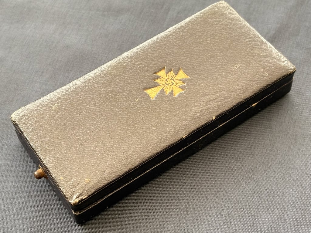 WWII GERMAN CASED MOTHER’S CROSS MEDAL CF ZIMMERMANN