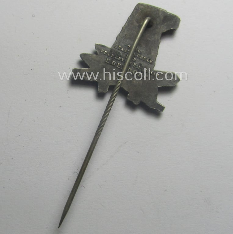 Superb - truly rarely seen and fully untouched! - example of a genuine-silver-based (and '900'-silver-content-marked!) so-called: 'Mitgliedsabzeichen des Thür. Staatsschule für Führertum und Politik'