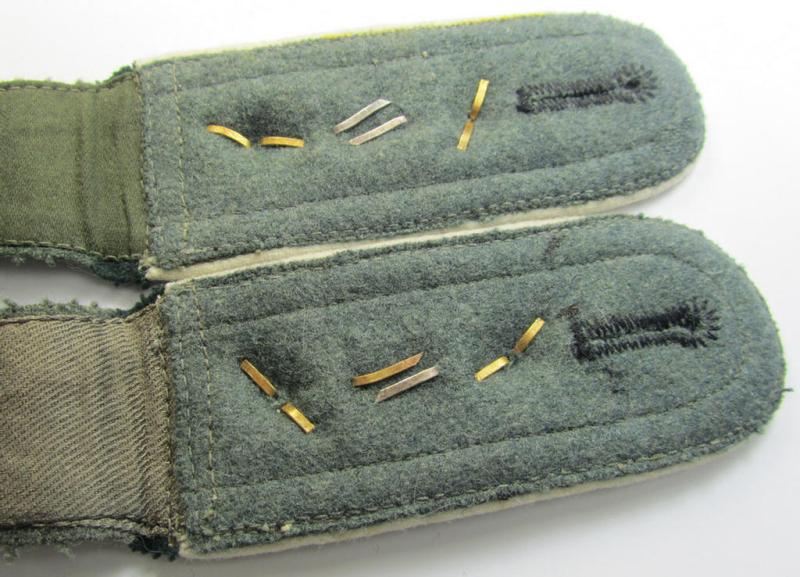 Attractive - and fully matching! - pair of WH (Heeres), early- (ie. pre-) war-period- (ie. 'M36 o. 40'-pattern) neatly 'cyphered' NCO-type shoulderstraps as was intended for usage by an: 'Oberfeldwebel des Infanterie-Regiments 4'