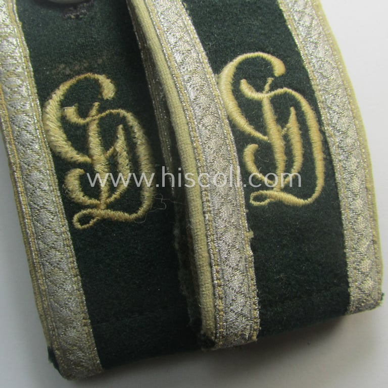 Moderately used- and/or worn - fully matching and rarely encountered! - pair of WH (Heeres), early-war-period (ie. 'M36 o. M40'-pattern styled-) EM-type shoulderstraps as intended for an: 'Unteroffizier eines Inf.-Rgts. der “Grossdeutschland”-Div.'