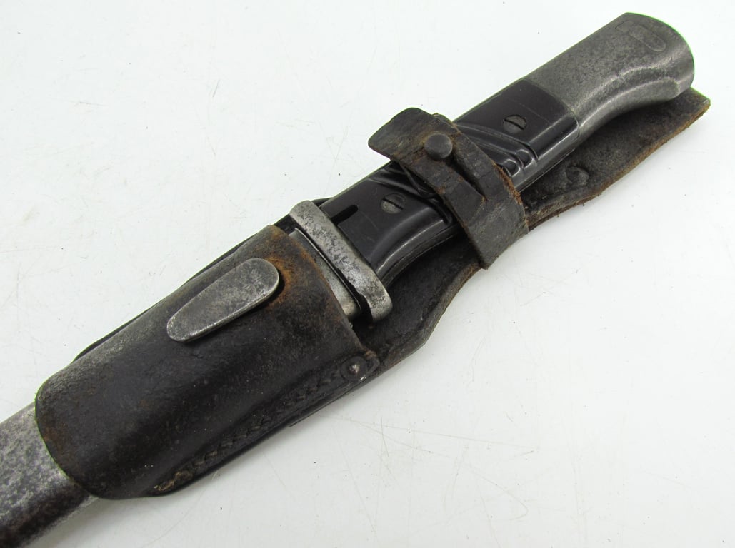 Matching K98 bayonet marked 41 fnj -6065 with frog