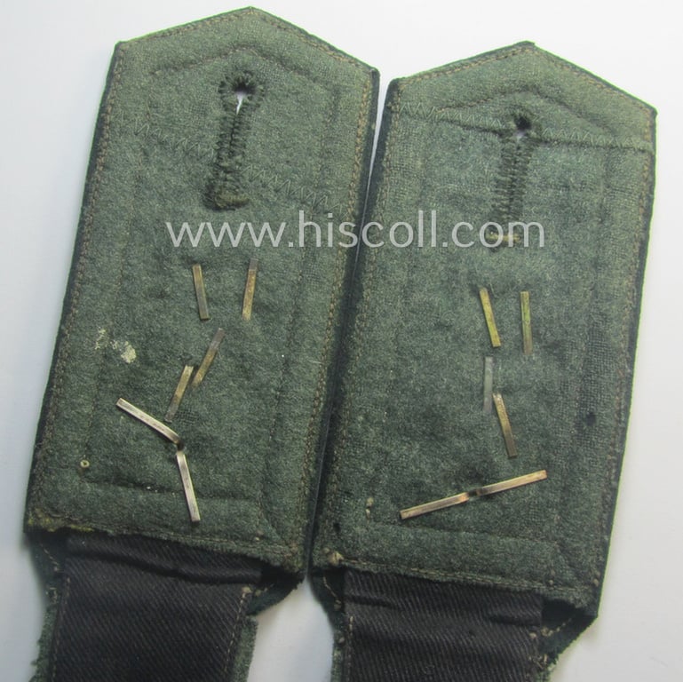 Pair of WH (Heeres) NCO-type (ie. 'M36- o. M40'-pattern- and/or 'pointed-styled'), neatly 'cyphered' shoulderstraps as was intended for usage by a: 'Feldwebel des Kavallerie-Aufklärungs-Abtlgs. 7'