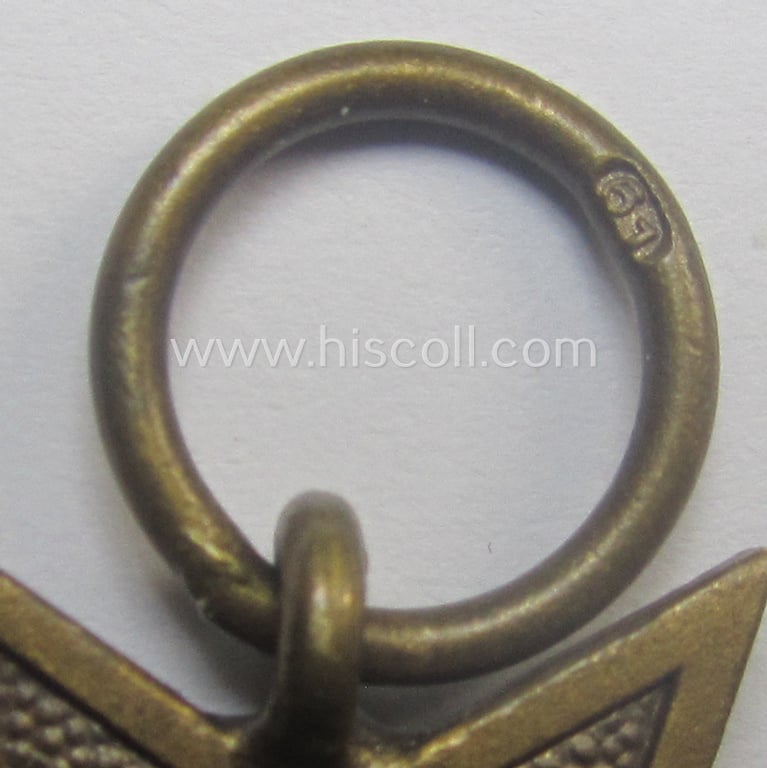 Medal-set: 'KvK 2. Klasse mit Schwertern' being a maker- (ie. '61'-) marked (and just minimally used) specimen by the maker- (ie. 'Hersteller') named: 'Rudolf A. Karneth & Söhne'