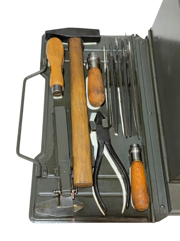 Complete set of MG 34/42 Field Tool Kit