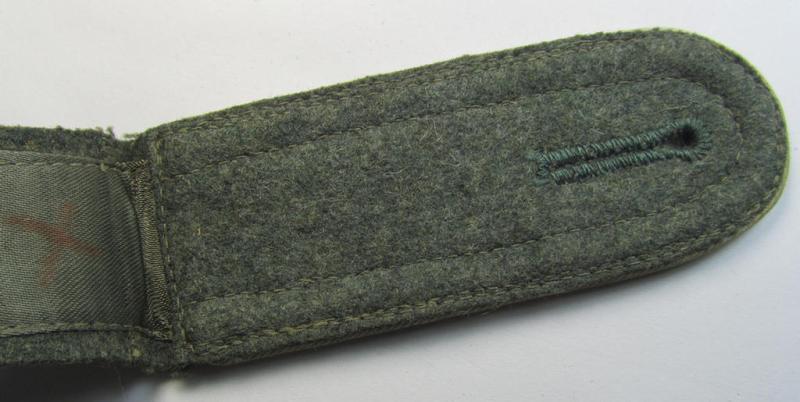 Neat - albeit regrettably single! - WH (Heeres) - I deem - mid-war-period- (ie. 'M41/M43'-pattern) NCO-type shoulderstrap as was intended for usage by an: 'Unteroffizier eines Infanterie-Rgts.'