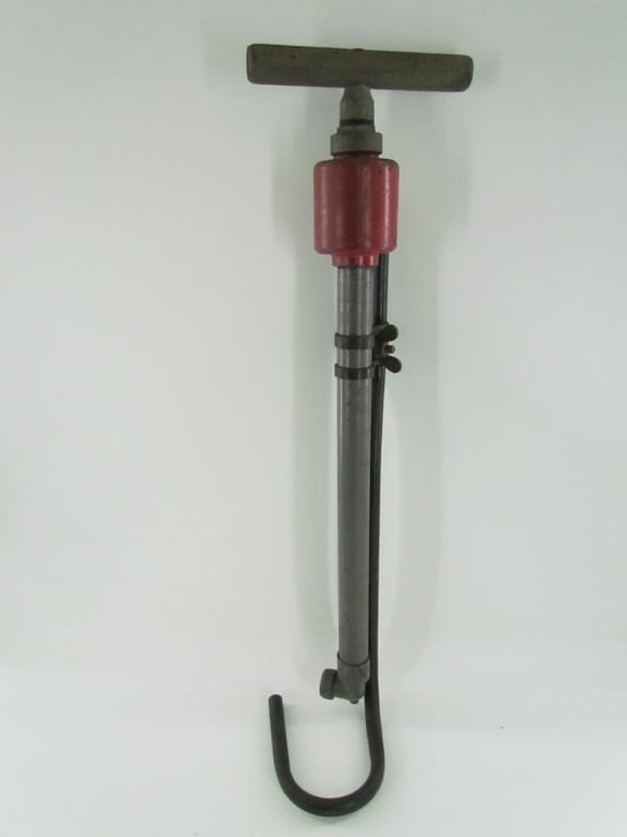 Luftschutz Entgiftungsspritze With Original Wood Crate