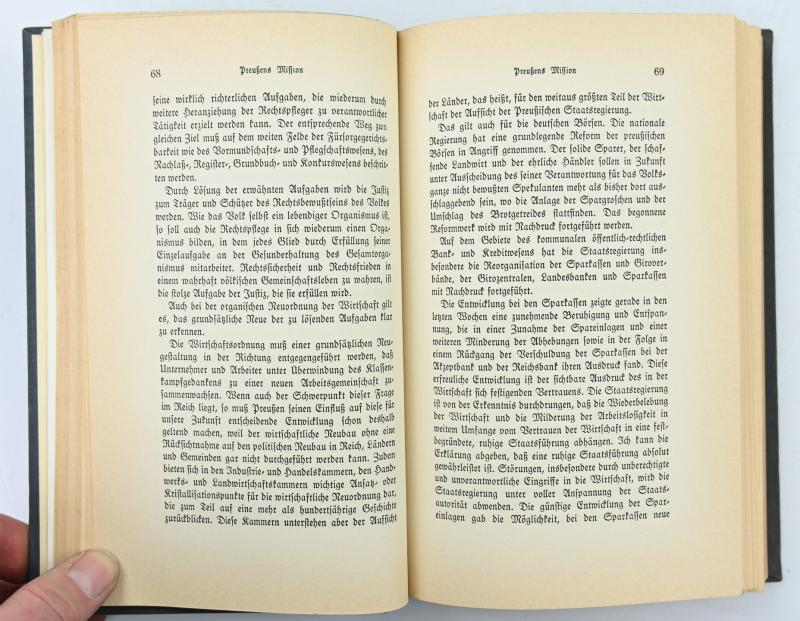 German Book Hermann Göring - Reden und Auflatze