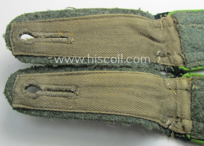 Pair of WH (Heeres) NCO-type shoulderstraps: 'Uffz. der PZ-Gren.-Trpn.'