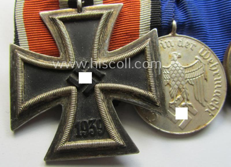 3-pieced WH (Heeres o. KM etc.) medal-bar (ie.: 'Ordenspange') resp. showing an: 'EKII. Kl.', a: 'WH-DA 4. St.' and a Czech 'Anschluss'-medal