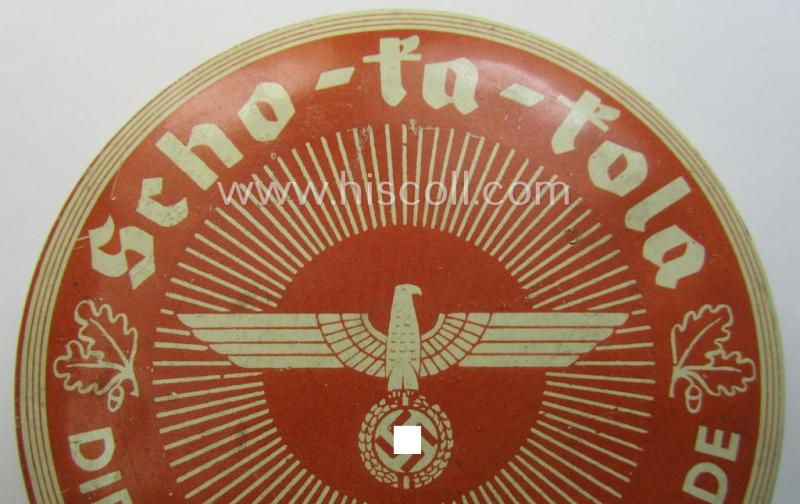 WH (emergency) chocolate ration-tin of the make: 'Scho-ka-kola' - 'Wehrmacht-Packung' being of the desirable 'variant'-pattern showing the 'Reichsadler'-sign on its front and that comes in an overall very nice condition