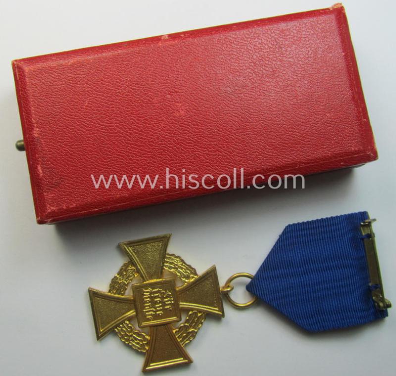 'Treuedienst Ehrenzeichen 1. Klasse' being a neatly maker (ie. '1'-) marked example that comes in its equally maker- (ie. 'Deschler'-) marked etui