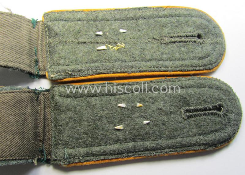 Superb - and fully matching! - pair of neatly 'cyphered', WH (Heeres) early-war-period- (ie. 'M36'- ie. 'M40'-pattern) NCO-type shoulderstraps as was intended for usage by an: 'Uffz. des Kavallerie o. Reiter-Regiments 18'