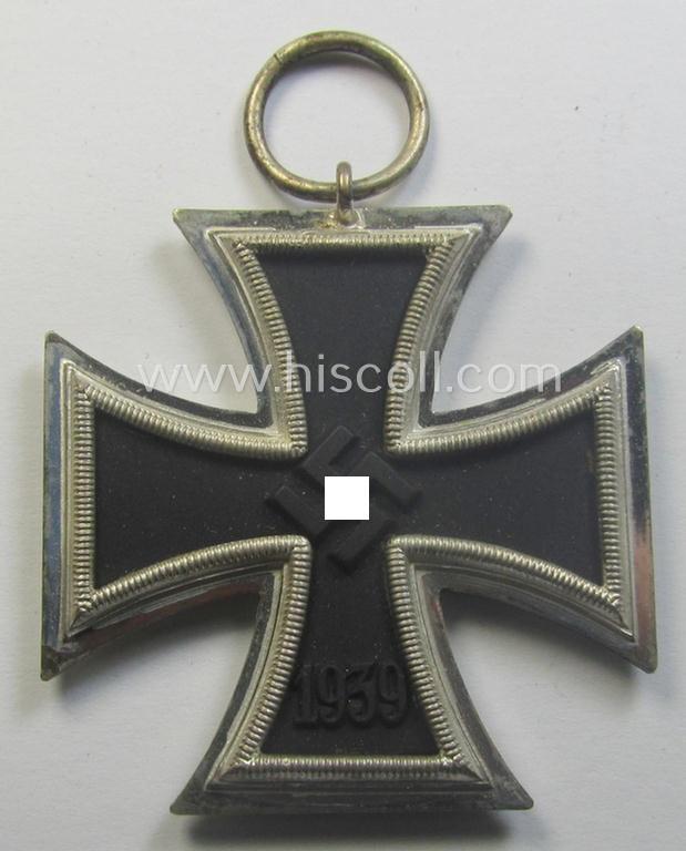'Eisernes Kreuz 2. Kl.' being a non-maker-marked example that comes stored in its period (scarely seen, variant-pattern!) 'Zellstoff'-based pouch by the: 'Steinhauer & Lück'-company as was based in the town of Lüdenscheid