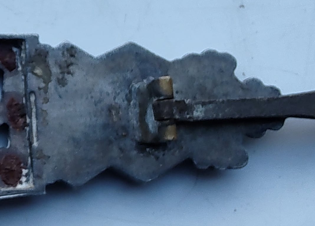 CLOSE COMBAT CLASP IN SILVER, BY W.E. PEEKHAUS