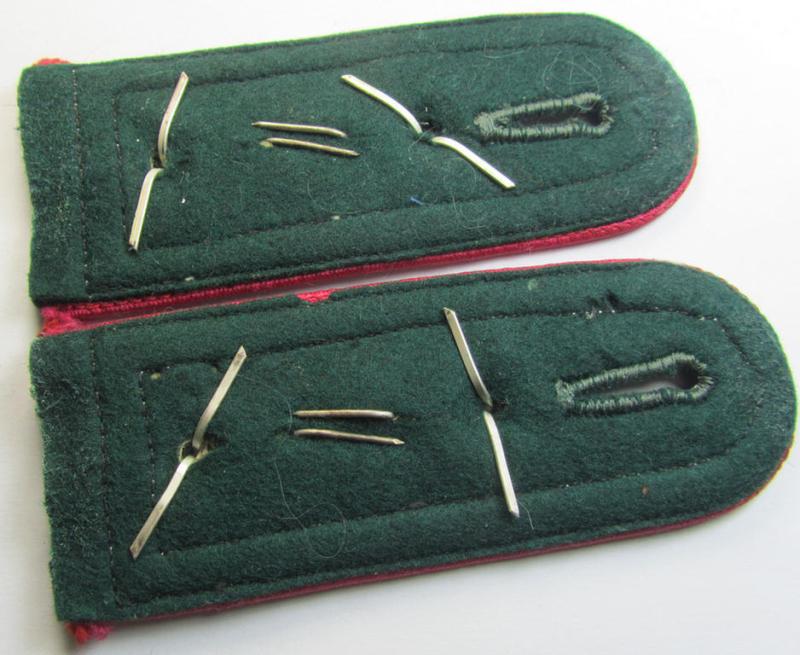 Attractive - and fully matching! - pair of WH (Heeres), early-war-period- (ie. 'M36'- ie. 'M40'-pattern, 'tailor-made') NCO-type shoulderstraps as was intended for usage by an: 'Oberfeldwebel der Veterinär-Truppen'