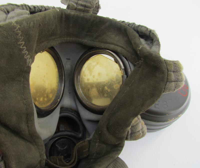 WH/SS Gasmask Cannister With Contents
