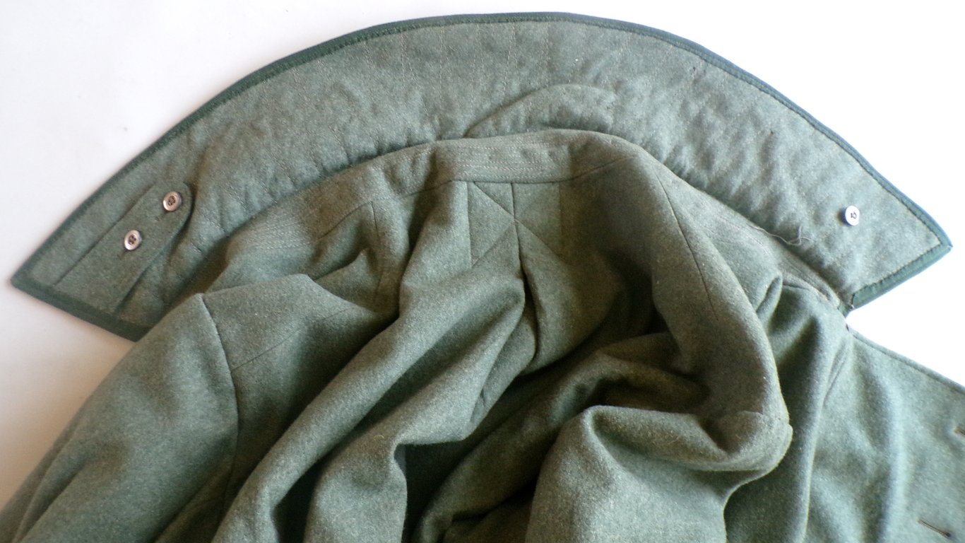 MINT M35 unit marked Wachmantel