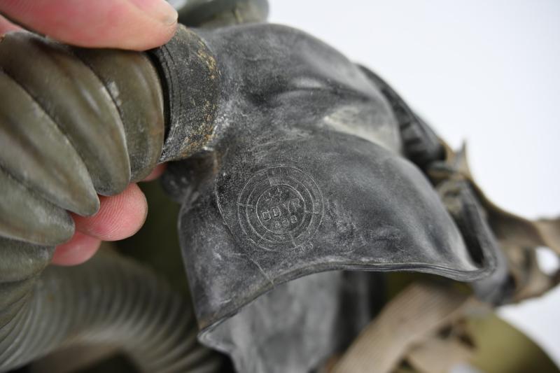 US WW2 Light Weight Gasmask Set