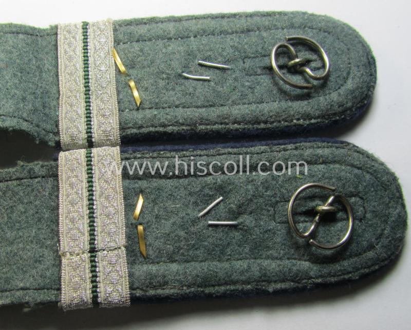 Neat - and fully matching! - WH (Heeres) pre- (ie. early-) war-period- (ie. 'M36/M40'-pattern) 'cyphered', NCO-type shoulderstraps as intended for usage by a: 'Feldwebel u. Offz.-Anwärter eines Sanitäts-Abtlgs. o. Rgts.'