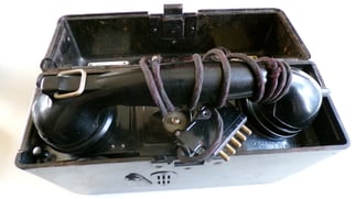 Feldfernsprecher (FF33) – Matching 1943 "Eisen"