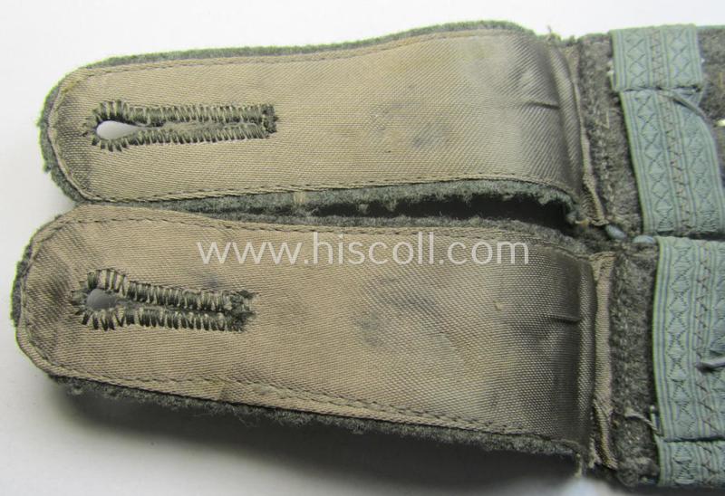 Superb - fully matching and scarcely seen! - pair of WH (Heeres) NCO-type (ie. 'M41- o. M43'-pattern) 'cyphered' shoulderstraps as was intended for usage by an: 'Oberfeldwebel u. Offiziers-Anwärter u. Mitglied einer Nachschubschule'