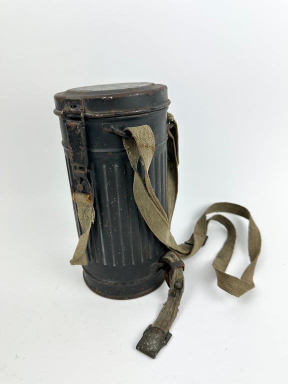 WW2 German Luftwaffe gasmask( short version)"Set"
