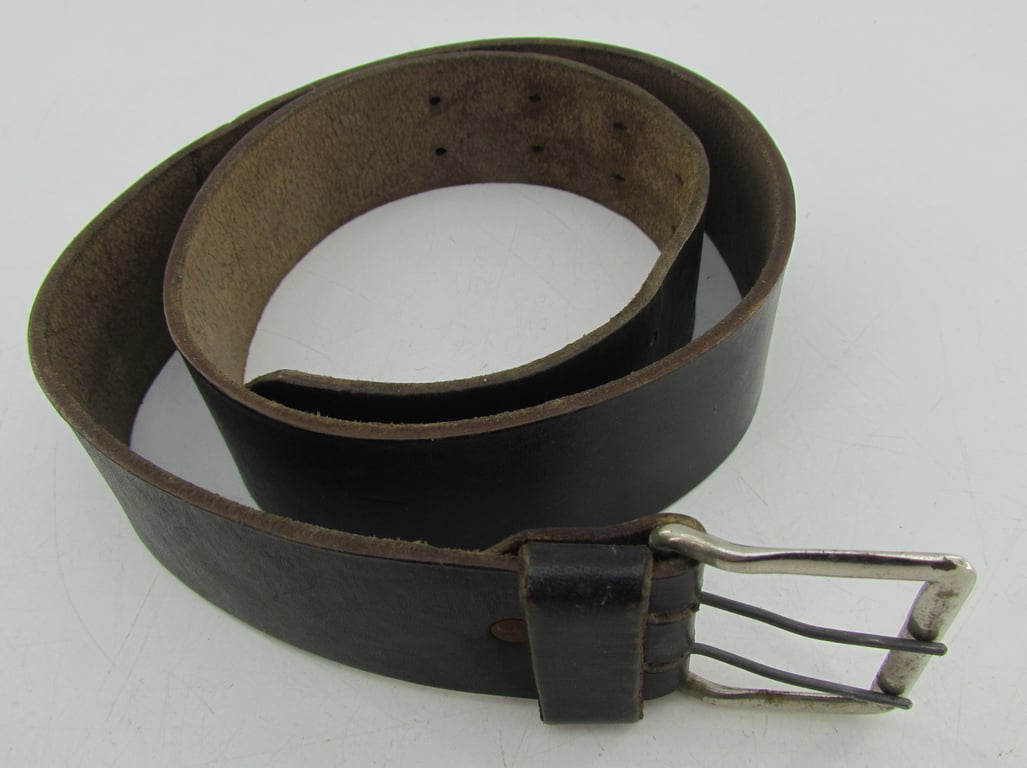 BDM (Bund Deutscher Mädel) leather service belt with RZM marked buckle