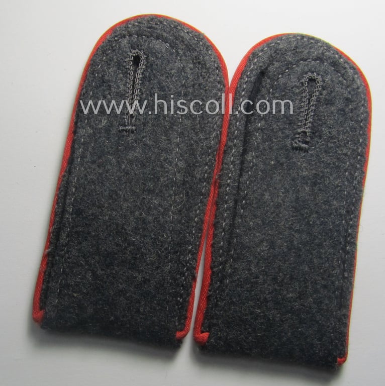 Superb pair of WH (Luftwaffe) EM-type shoulderstraps as intended for usage by a: 'Soldat der Flak-Artillerie-Trpn.' and that comes in a hardly used- nor worn, condition