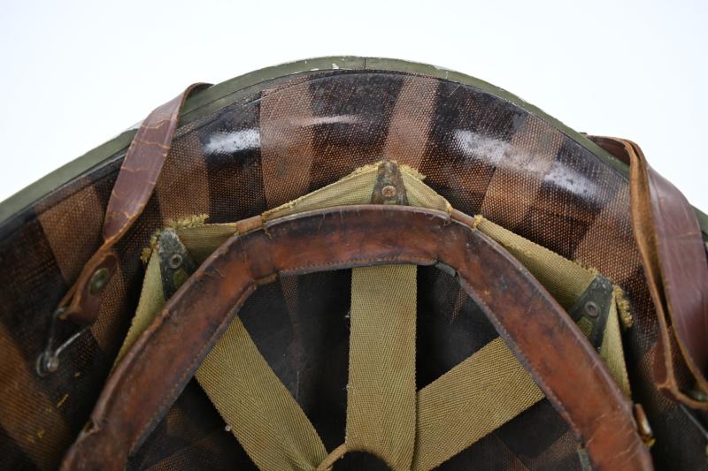US WW2 Fixed bale Combat Helmet '1st Lieutenant'