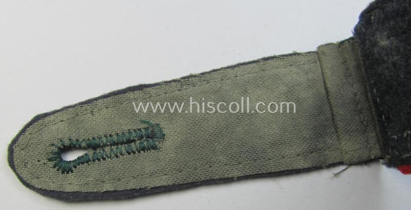 Attractive - albeit regrettably single! - pre- (ie. early-war-) period- (ie. 'M36'-/'M40-type') WH (Heeres) NCO-type shoulderstrap as was intended for usage by an: 'Unterwachtmeister eines (Sturm)Artillerie-Abteilungs o. Regiments'