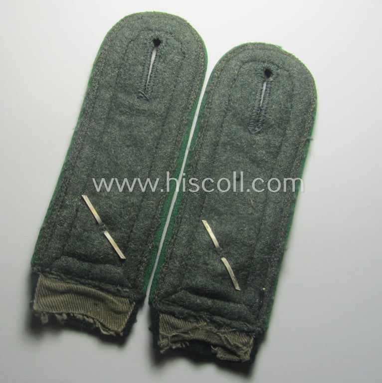 Clearly 'cut-off-a-tunic' pair of WH (Heeres) NCO-type (ie. 'M40'-pattern) shoulderstraps: 'Feldwebel eines Gebirgsjäger- o. Jäger-Rgts.'