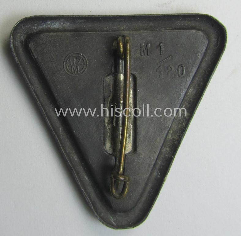 'NS-Frauenschaft'- (ie. NSF-) membership-badge (ie. 'Mitgliedsabz.') as was intended for a: 'Frauenschaftsleiterin' at 'Orts'-level (and that shows an: 'RzM M1/120'-designation)