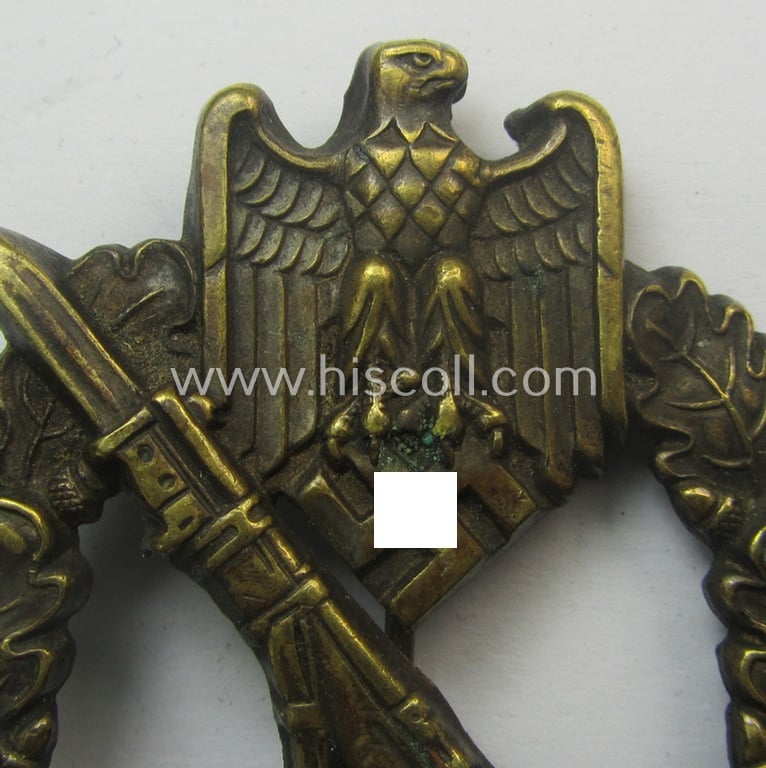 Stunning - and ususually seen! - 'hollow-back'-pattern 'Infanterie Sturmabzeichen in Bronze' being a non-maker-marked example as executed in bronze-toned metal (ie. 'Buntmetall' ie. Tombak) as was produced by the: 'Wilh. Deumer'-company