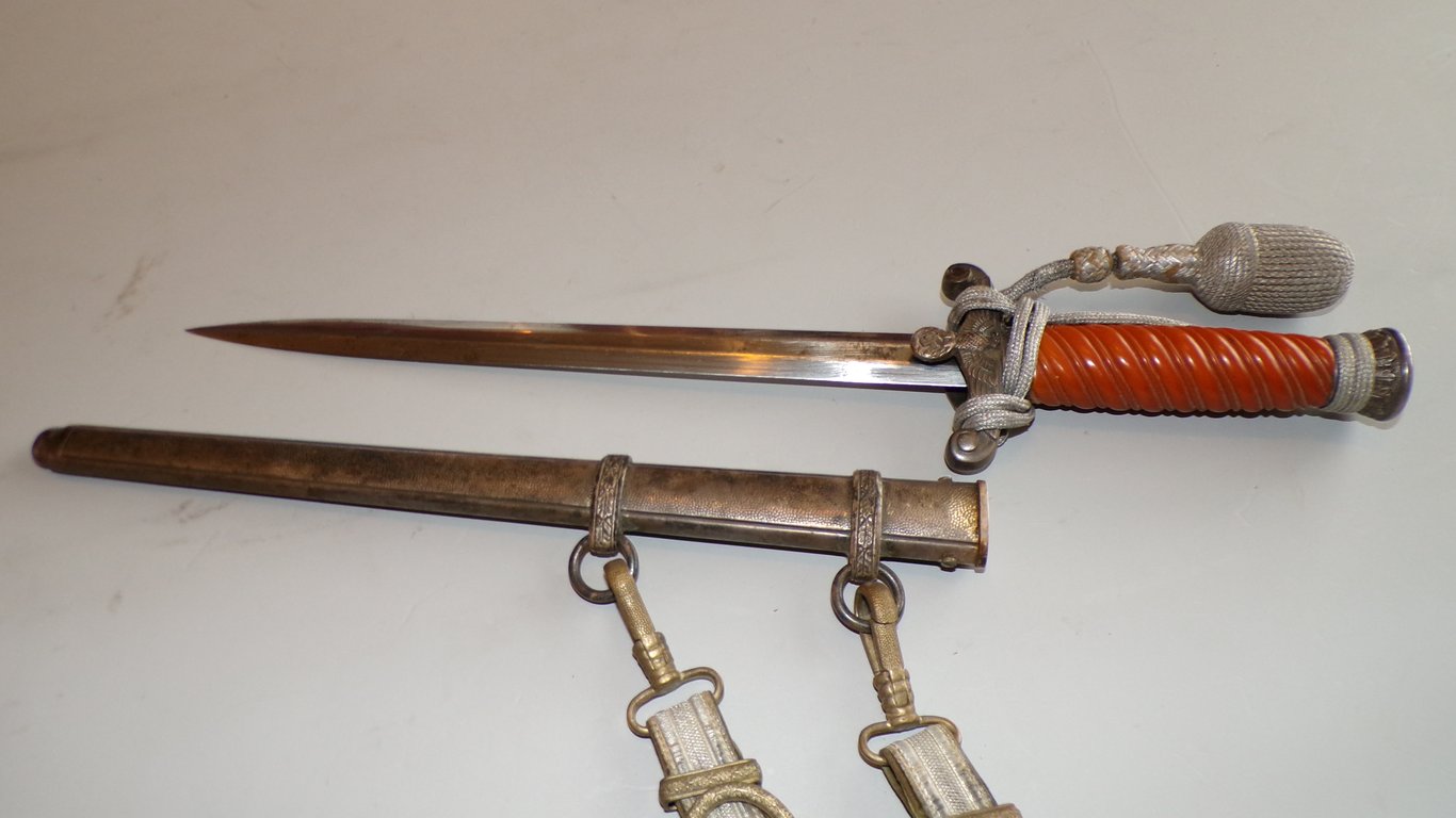 Rare and early A. Henckels army dagger