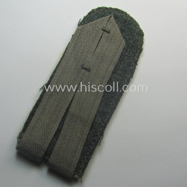 Neat - regrettably single but nevertheless scarcely encountered! - WH (Heeres) later-war period- (ie. 'simplified'- ie. 'M44- o. M45'-pattern-) NCO-type shoulderstrap as intended for - and clearly worn by! - an: 'Uffz. der Infanterie-Trpn.'