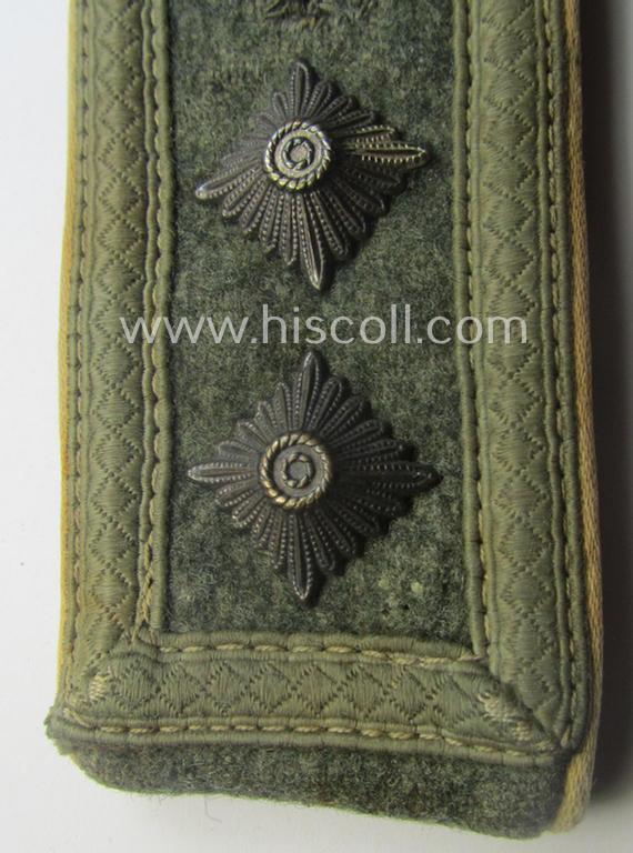 Single, WH (Heeres) NCO-type (ie. 'M40'- ie. 'M43'-pattern) shoulderstrap having the white-coloured branchcolour as was intended for - and clearly worn by! - a: 'Oberfeldwebel der Infanterie-Trpn.'