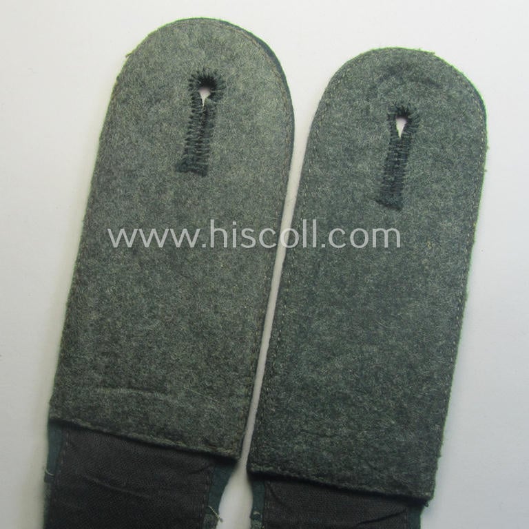 Very unusual pair of WH (Heeres), non-piped(!) EM-type M40-pattern shoulderstraps: 'Soldat der Infanterie-Trpn.'